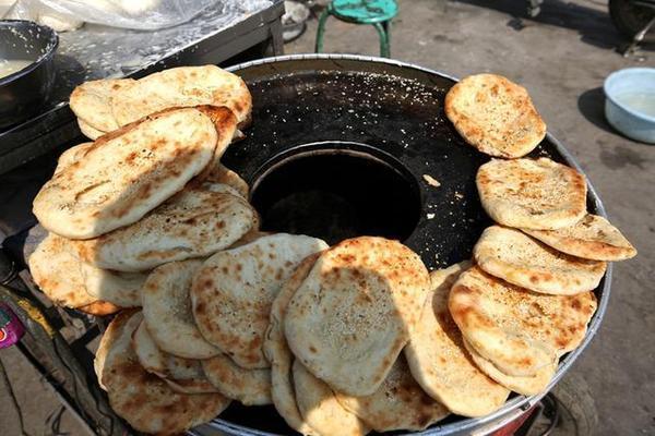 卖烧饼真的比当程序员还赚钱吗？读书不如摆摊来钱快？