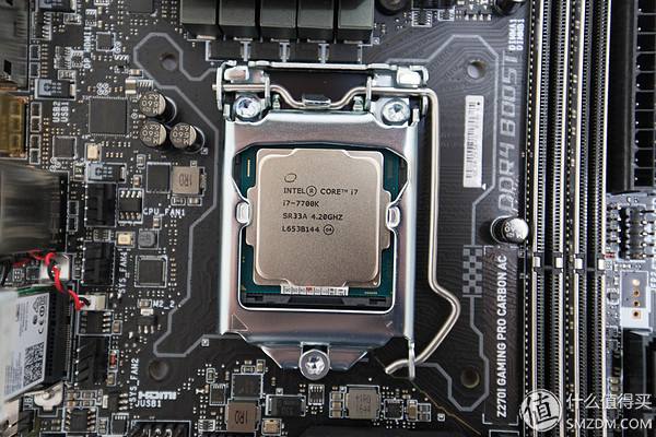 电脑开机显示器黑屏