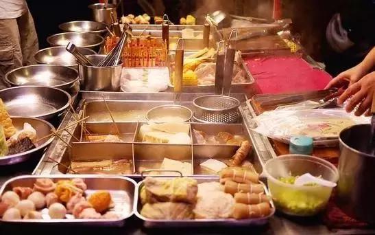 在济南,卖肉夹馍月入过万!当白领不如卖烧饼!