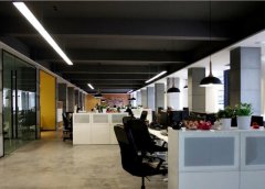 三年败光120亿，从电商平台CEO到直播网红，他经历了什么？