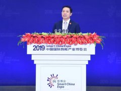 摆渡二十年，李彦宏增肌减脂