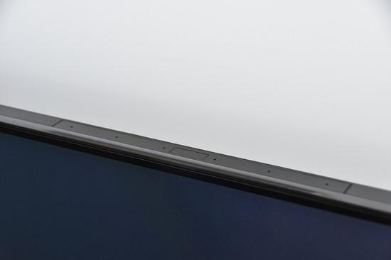  顶部6颗高灵敏度的麦克风