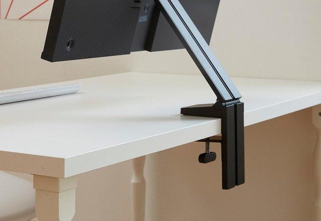 一盏灯、一张屏，办公桌面焕然新生