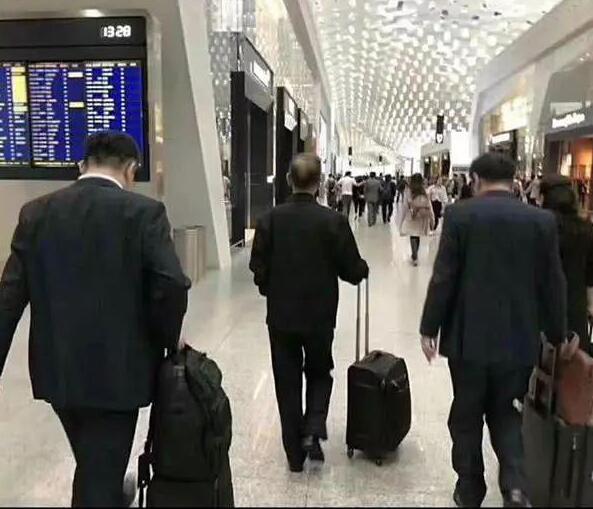 《我和我的祖国》：每一个故事都是一部国产手机的情怀