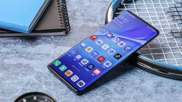 《我和我的祖国》：每一个故事都是一部国产手机的情怀