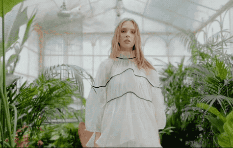 Mate 30 惊艳下凡！到底选华为还是苹果？