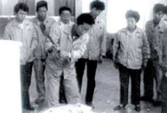 海尔电器——砸掉的是冰箱，树立的是品牌