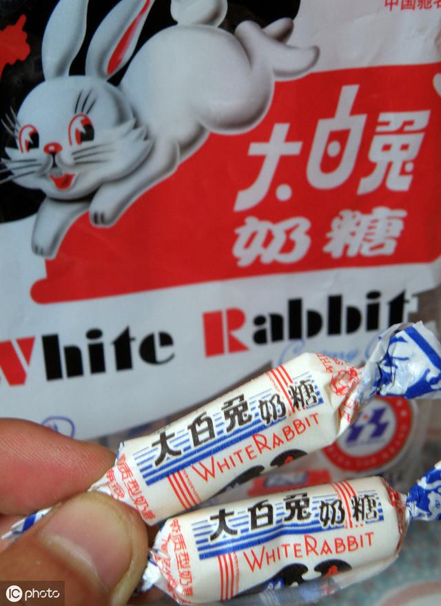 “大白兔”奶糖红了，老字号的情怀是这样做的