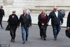 美国外交官妻子撞死英国青年后逃回国，外交豁免权保命？