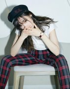 张天爱的身材比例有多好？看到她格纹休闲裤的效果，女生都酸了（图）