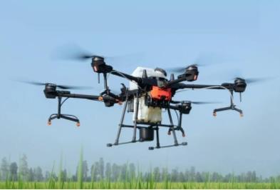 无人机是干啥的？当然是撒农药的！大疆发布T20农业植保无人机