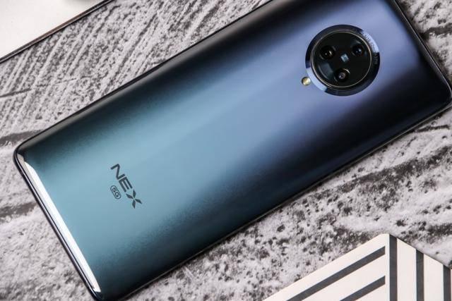 4000元左右的手机良心推荐 款款都是佼佼者