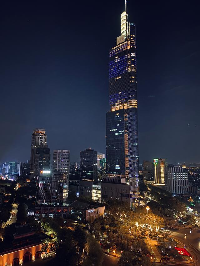 如何拍出刷爆社交平台的城市照？iPhone 获奖摄影师告诉你