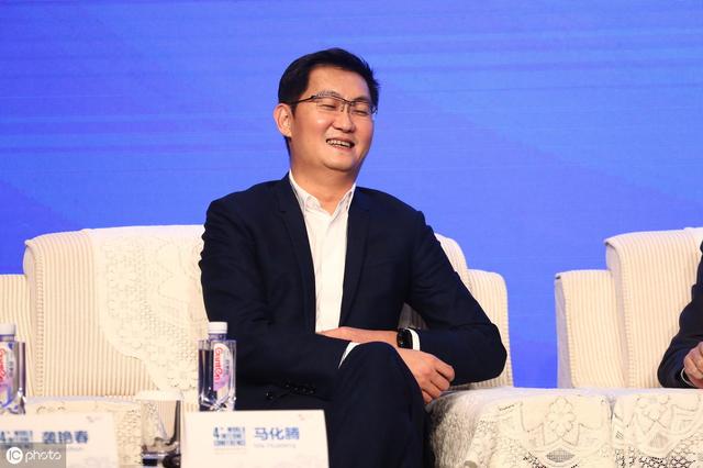 马化腾找遍中国互联网公司，曾想300万卖掉QQ，张朝阳只想出60万