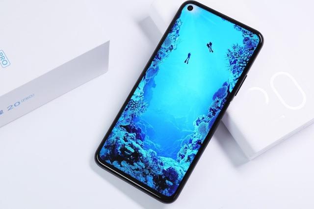 它荣获年度最佳生活智能手机第一名！苹果小米被打脸，真疼