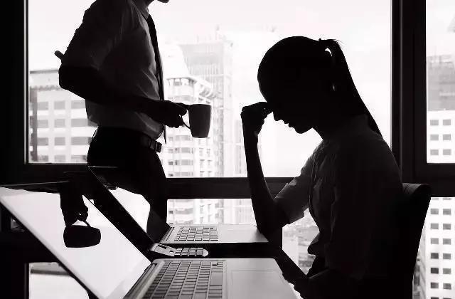 百度员工哀叹:两套房一辆车400w存款,互联网熬出一身病