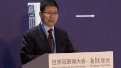 “偷跑”鸿蒙？为何EMUI10小更新都成1G大包？网友：就差换名字了