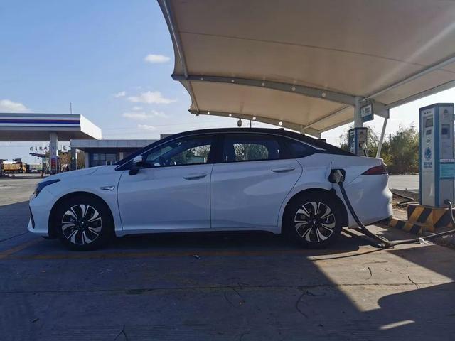 电动出行再走荣乌高速，这次充电经历醉了