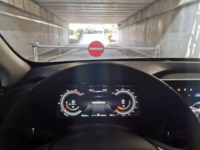 电动出行再走荣乌高速，这次充电经历醉了