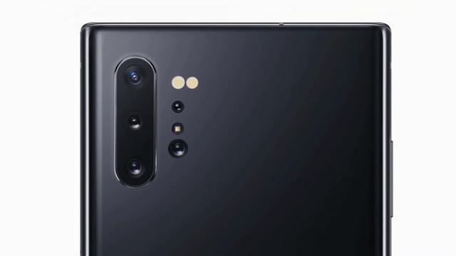 华为Mate40Pro概念图：砍掉浴霸镜头，再次给iPhone11上一课