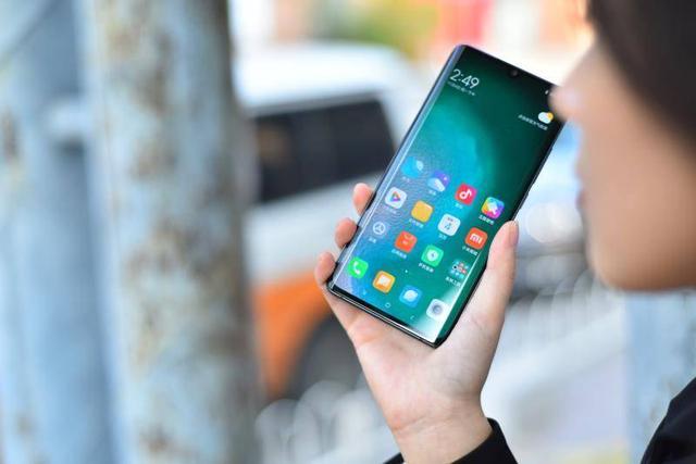 目前最保值的四款手机，用够三年还能赚一笔“二手价”