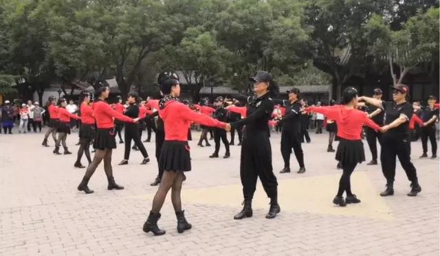 趣头条号为什么跳起了广场舞