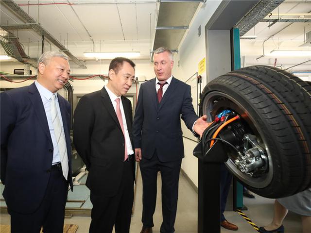 “跨界造车”的贾跃亭、董明珠和许家印，你觉得谁最有戏？