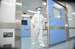 武汉新型肺炎 | 紧张、恐惧、愧疚……疫情之下他们是施救者，他们也需要帮助