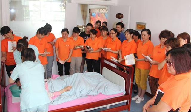 “五位一体”互联网+模式 让智慧居家养老走进生活！