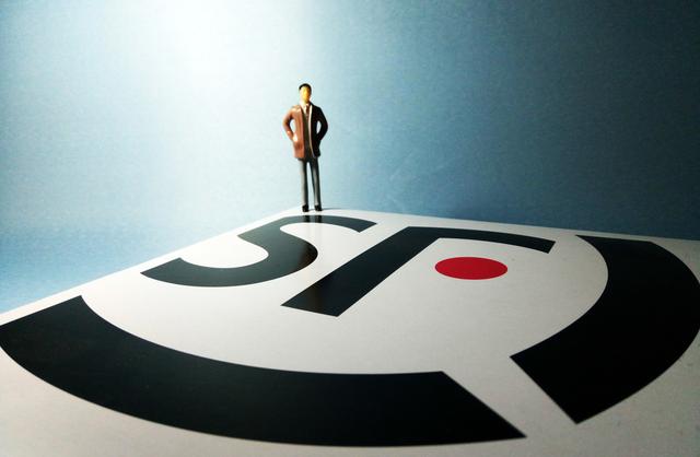 罗永浩将开始定期直播：广告赚钱少，不接；iPhone零部件短缺维修难