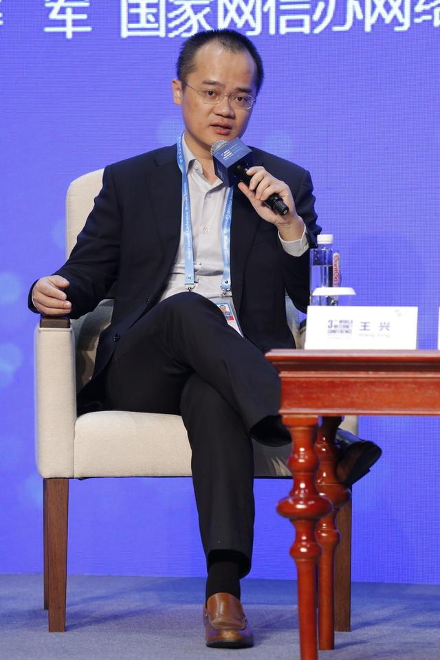 罗永浩将开始定期直播：广告赚钱少，不接；iPhone零部件短缺维修难