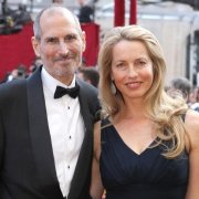 乔布斯遗孀将裸捐250亿美元 自称没兴趣积累财富