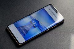 华为拍照旗舰P30 Pro降价，价格逼近4000元，曲面屏颜值依旧