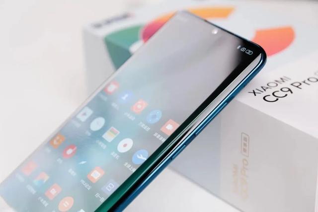 国产手机焦虑的一年，和失去的一个月