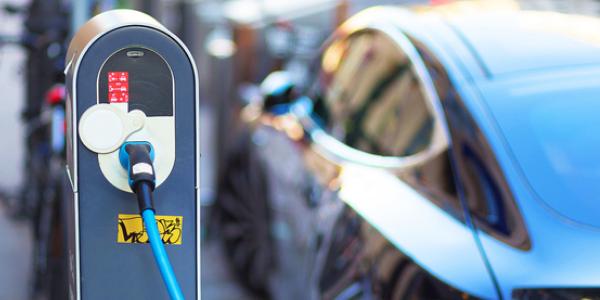 新能源缺点暴露，为何很多车主还是不愿换回燃油车，看完收获很大