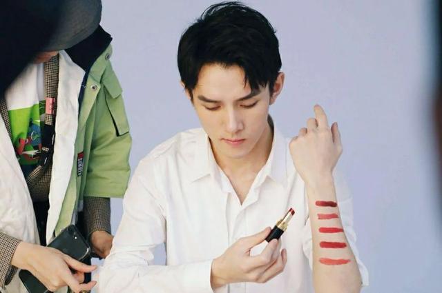 直播下滑却豪赌社交+电商，“暴发户”映客正在莽进？