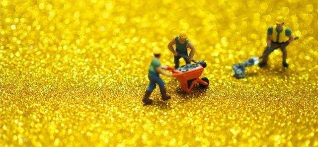 比特币暴跌，又信它是老鼠药了？这"00后"白手起家到现在身家万亿