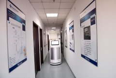 智能隔离消杀陪护机器人“大白”亮相沈阳 将在隔离病区“上岗”