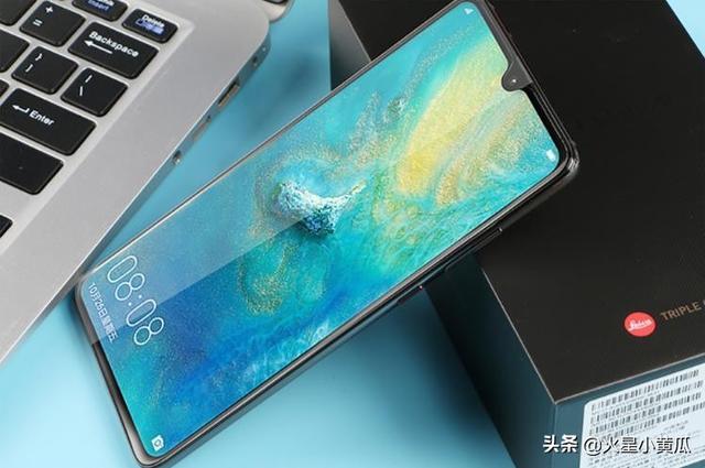 “涨面子”的华为手机，从3999跌至1899，徕卡三摄+麒麟980