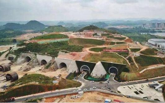 我国直接把一座山挖空，华为、苹果抢建数据中心，就在贵州