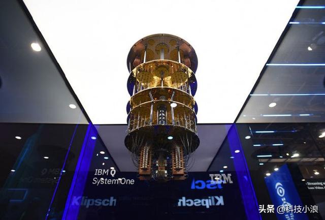 IBM发布全球首台独立量子计算机：9英尺玻璃立方体，使用需付费