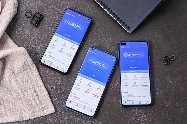荣耀、小米、iQOO同价位“拼杀”，有人哭来有人笑