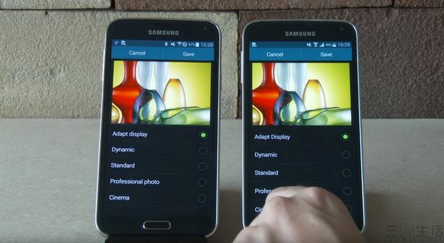 厂商们终于开始重视手机屏幕了，但消费者却笑不出来