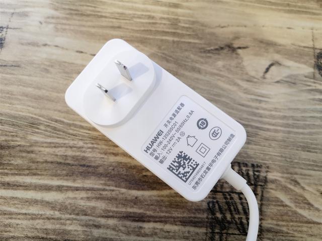 华为路由器A2：信号满满，一碰连网！这样的路由你值得有用