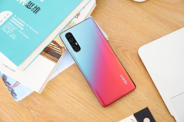 回单位上班了想买手机就买新不买旧，国产新四大旗舰手机