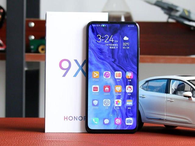 买手机千万别盲目跟风，三月份这四部手机最值得买