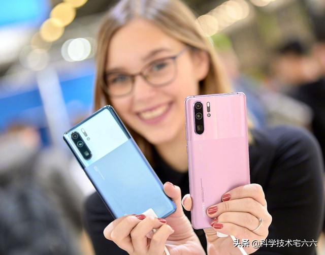 去年华为“机皇”降价近两千，拍照依旧前十名，具备性价比了？