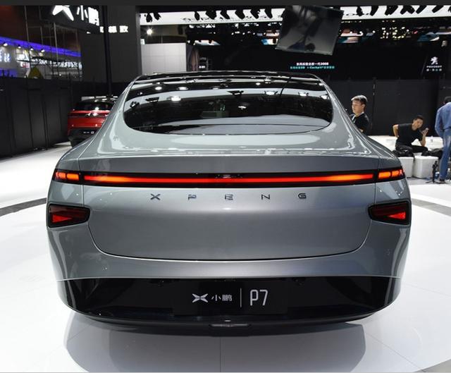 特斯拉简配不用慌，土豪还可以选这款车，售价只是Model3的一半