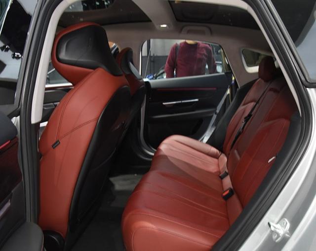 特斯拉简配不用慌，土豪还可以选这款车，售价只是Model3的一半