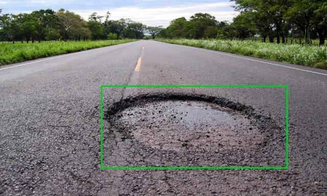 特斯拉Autopilot将适当引入高精地图，可实现躲避道路坑洼